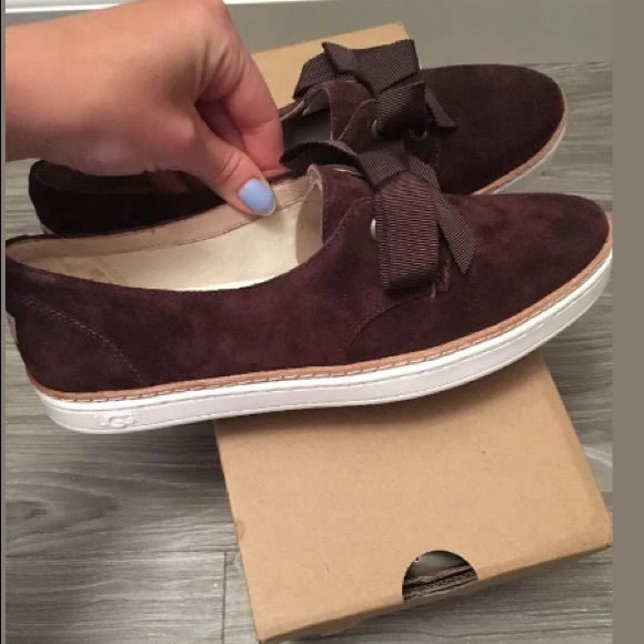 Ugg Carilyn Lace-Up Suede Sneaker Brown (Size 6.5 - Picture 8 of 8